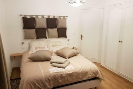 23 Rue Jean Amade Apartment เซเรต์ ภายนอก รูปภาพ